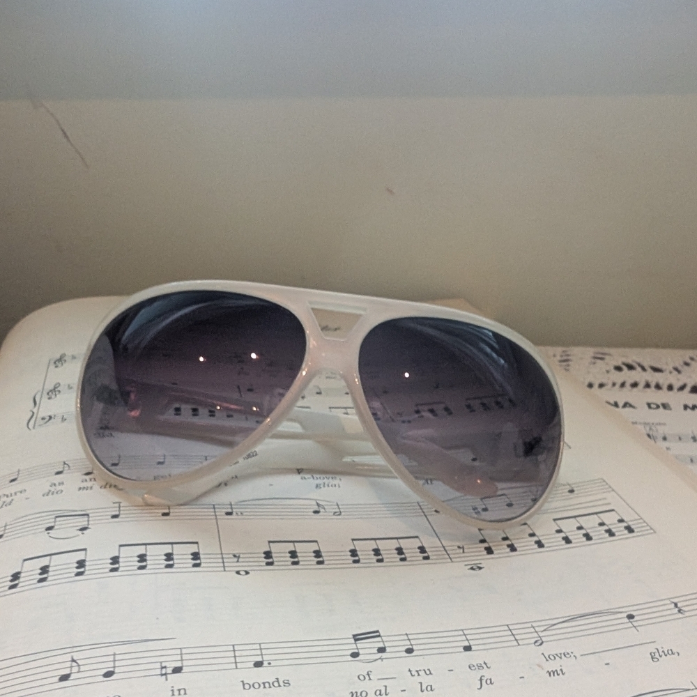 Kenzie Stylish White Aviator Sunglasses